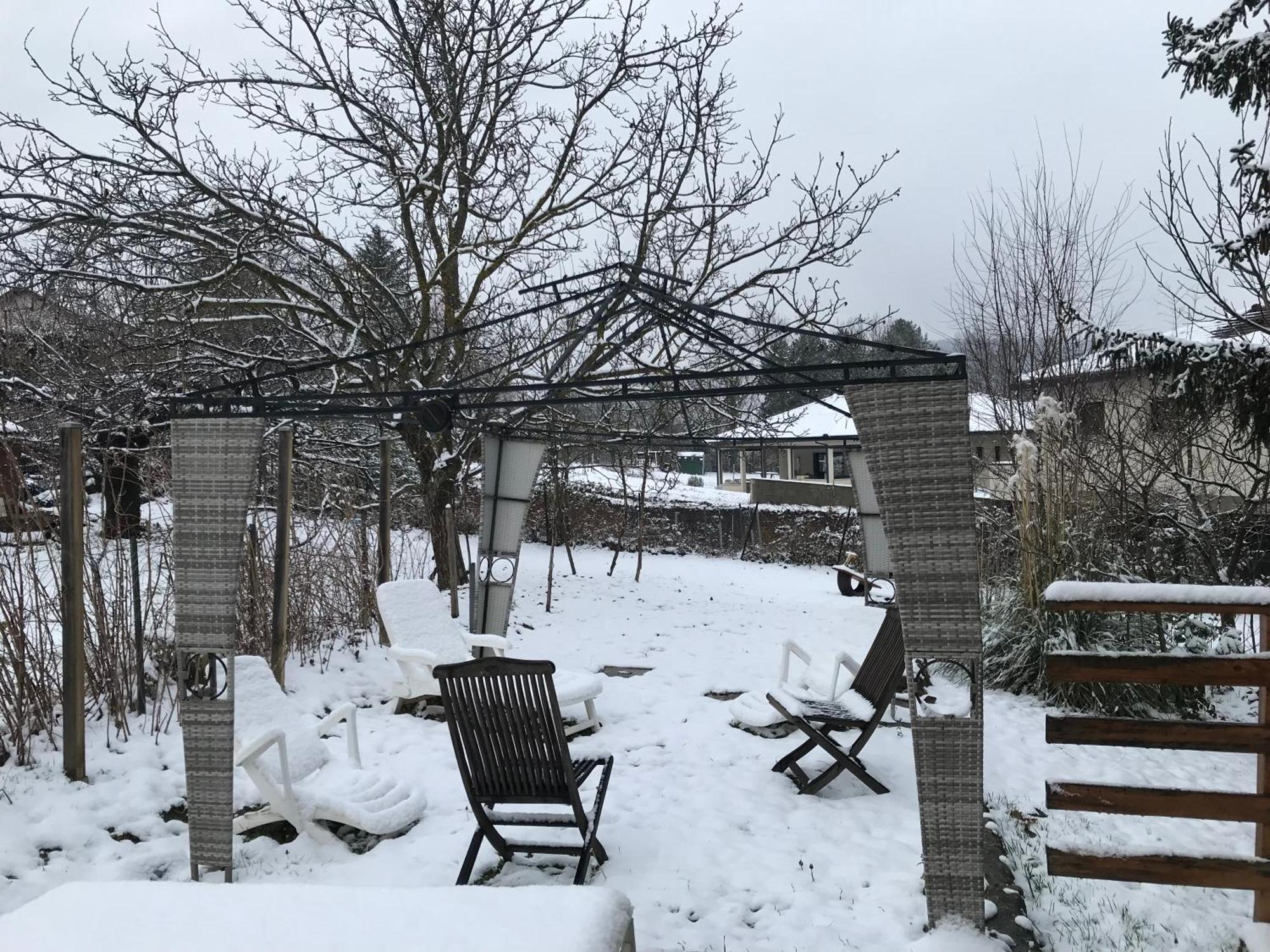 Appartement Dans Maison Brié-et-Angonnes Exterior foto