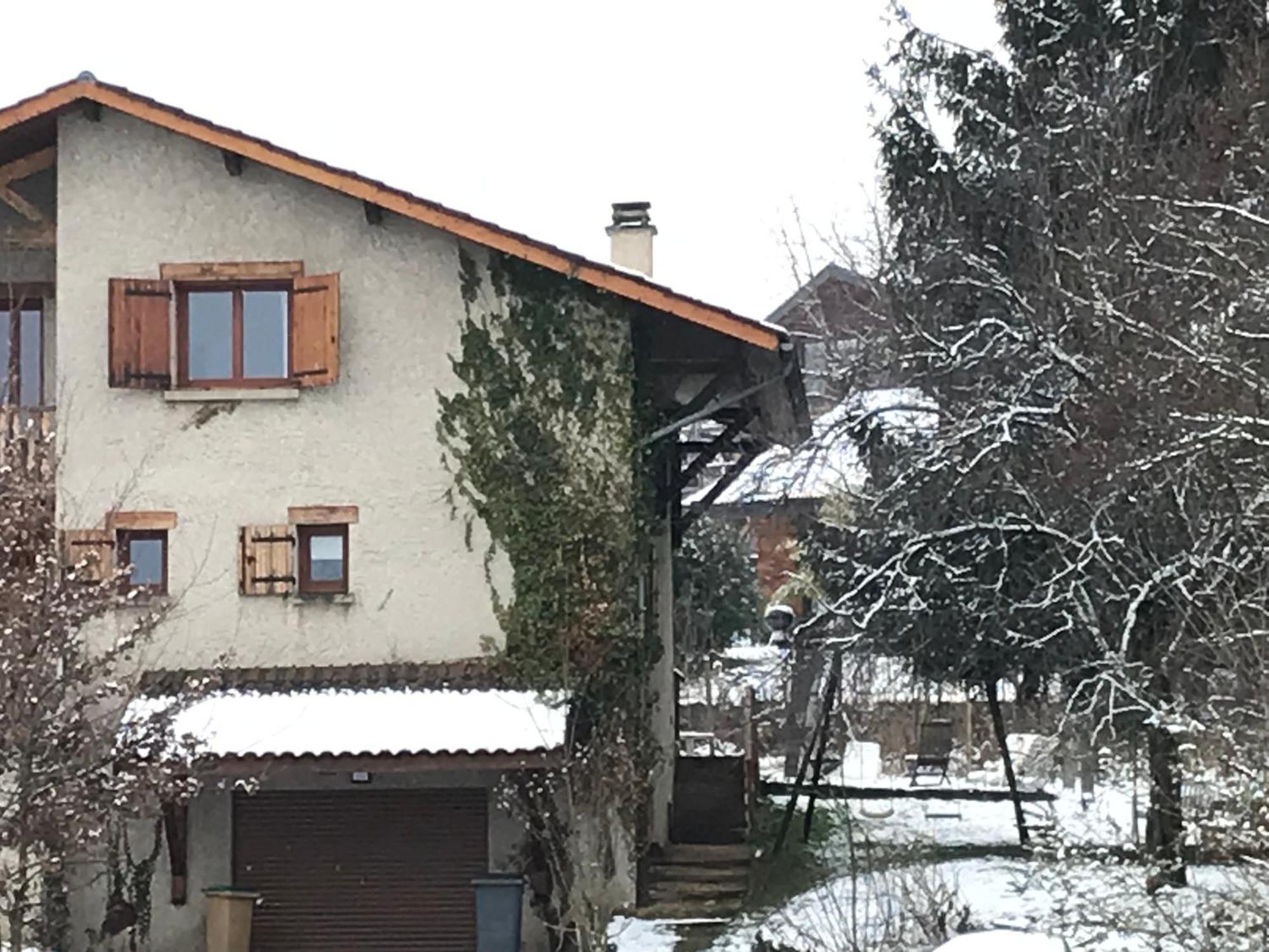 Appartement Dans Maison Brié-et-Angonnes Exterior foto